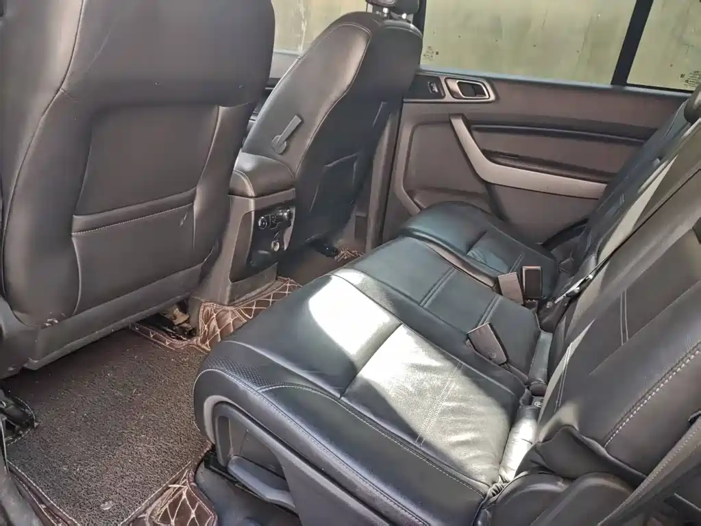 Ford Everest 2016 2.0T AT Luxury