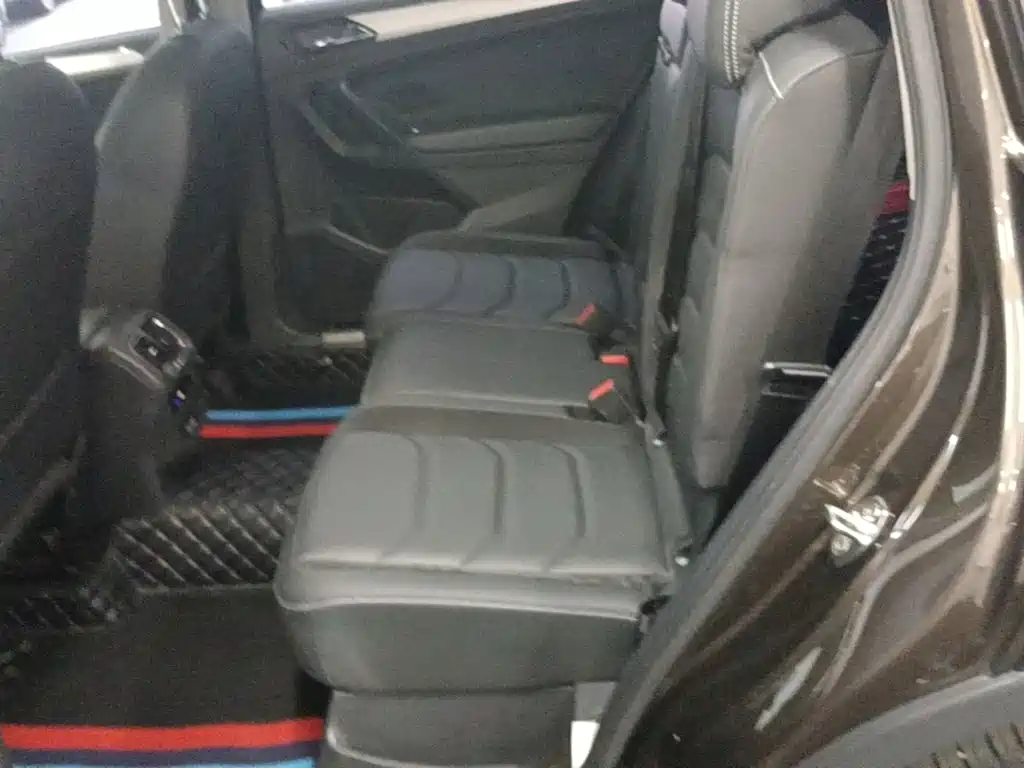 Volkswagen Tiguan L — миниатюра 17