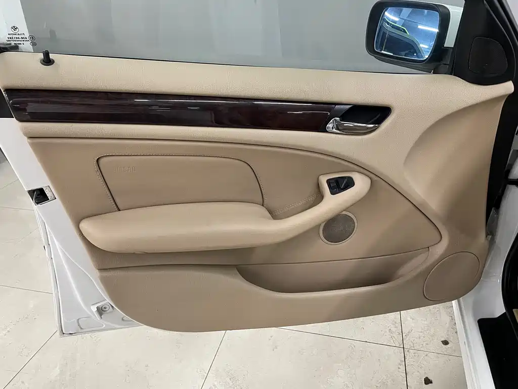 BMW 3 Series 3 2004 318i