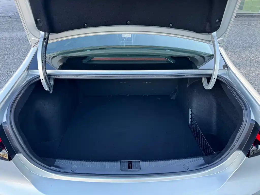 Roewe Feifan ER6 — миниатюра 13