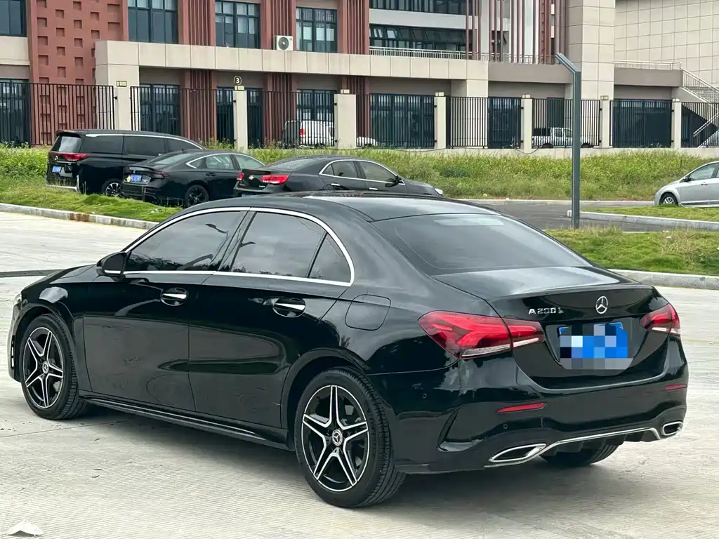 Mercedes-Benz A-Class — миниатюра 7