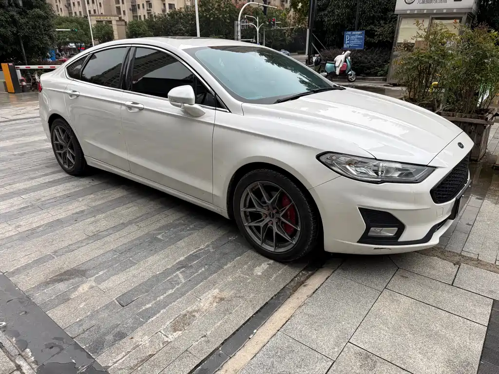Ford Mondeo — миниатюра 2