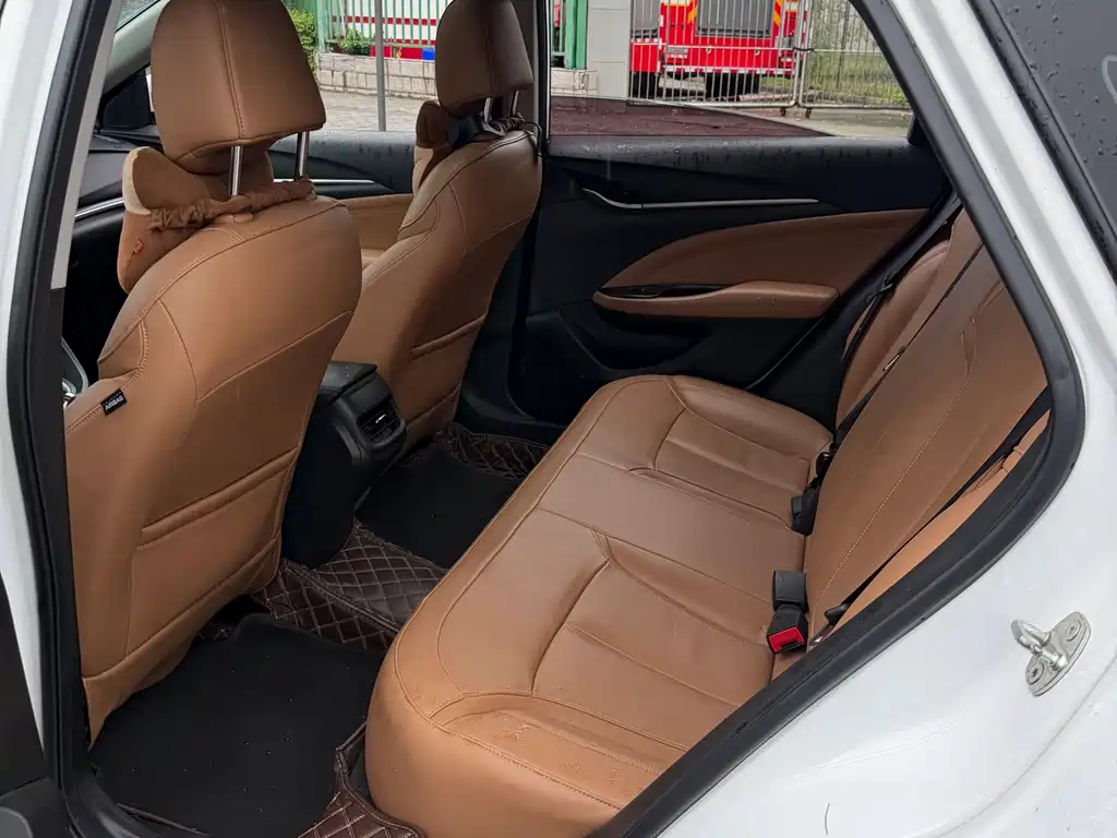 Buick Excelle — миниатюра 12