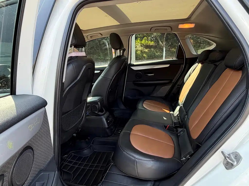 BMW 2 Series Active Tourer (Import) — миниатюра 9