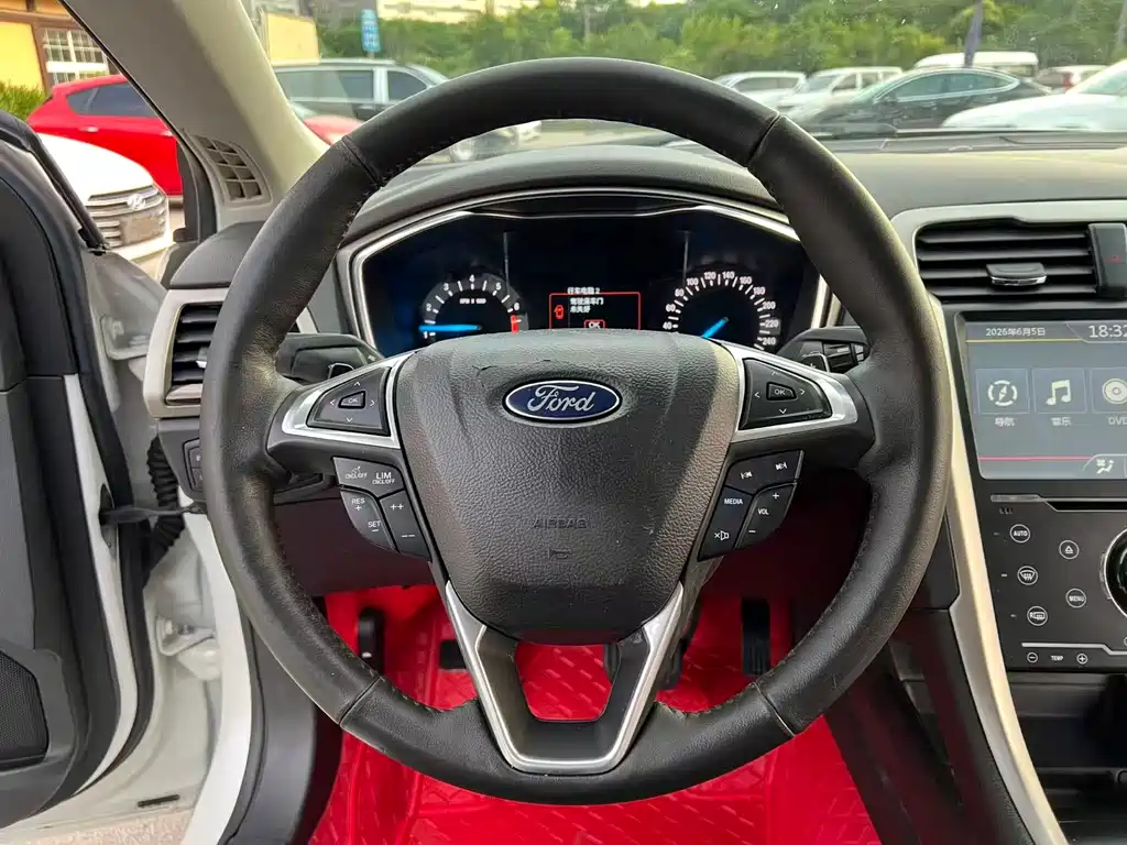 Ford Mondeo 2013 2.0L GTDi200 Fashion