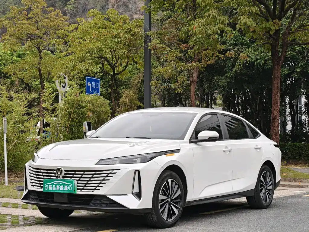 Changan 逸动PHEV 2025