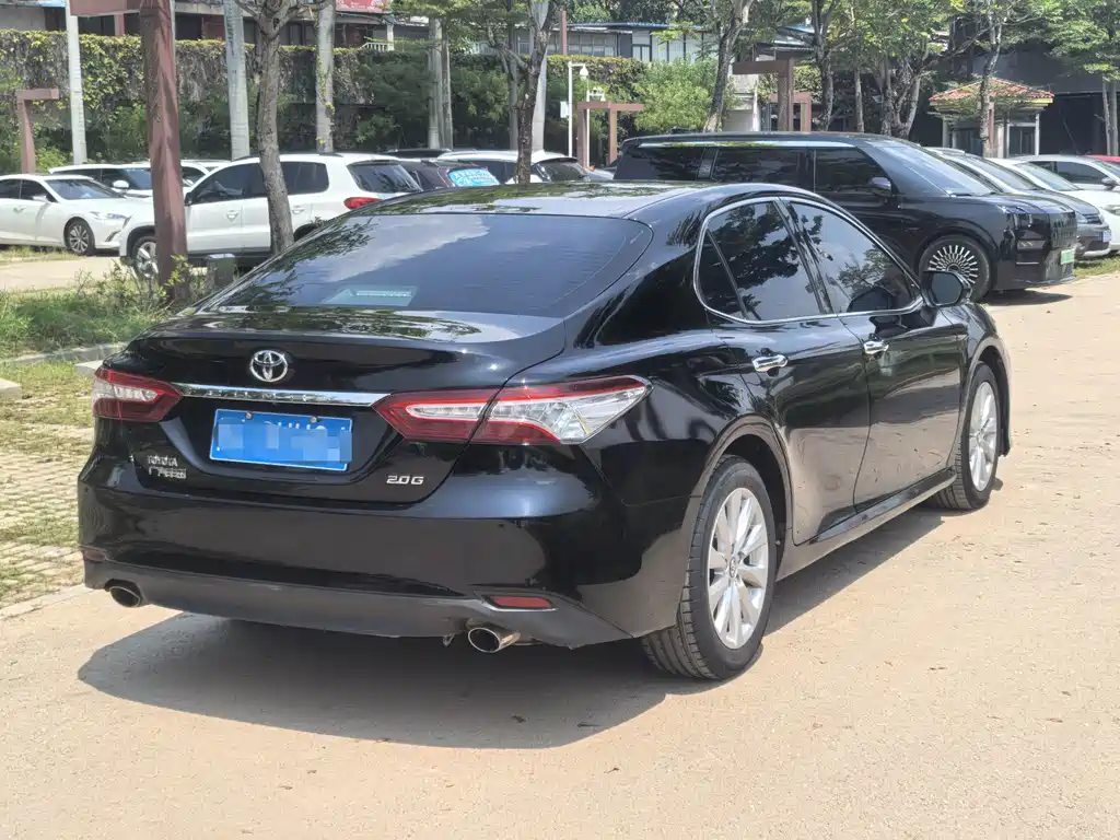 Toyota Camry — миниатюра 4
