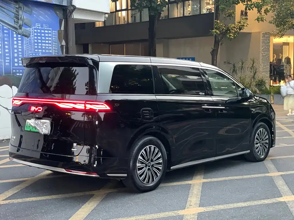 BYD Xia — миниатюра 6