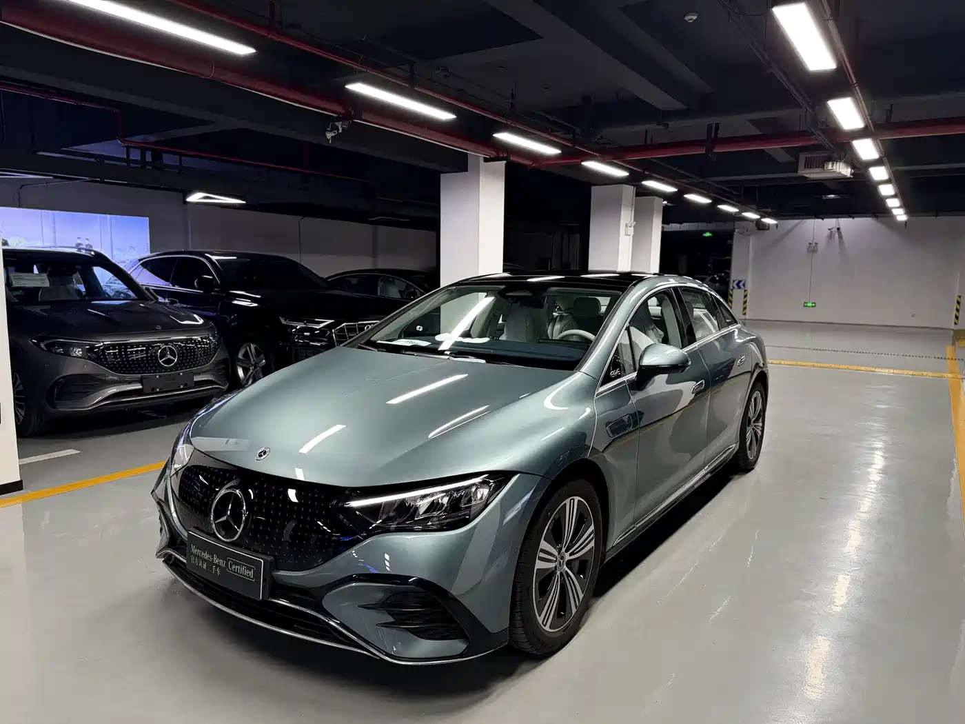 奔驰EQE 2025款 500 4MATIC 先锋版 2025
