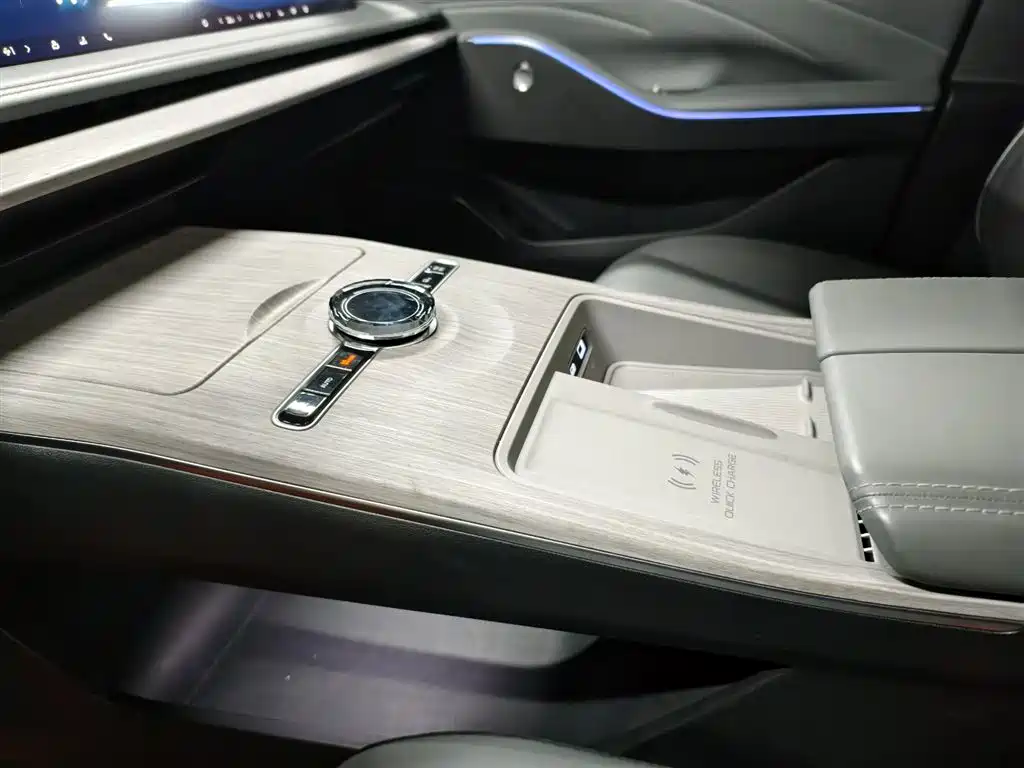 GEELY GALAXY GALAXY E8