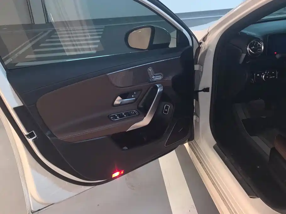 Mercedes-Benz A-Class — миниатюра 7