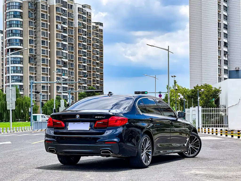 BMW  5 SERIES