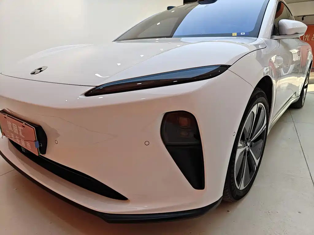 NIO NIO ET5T