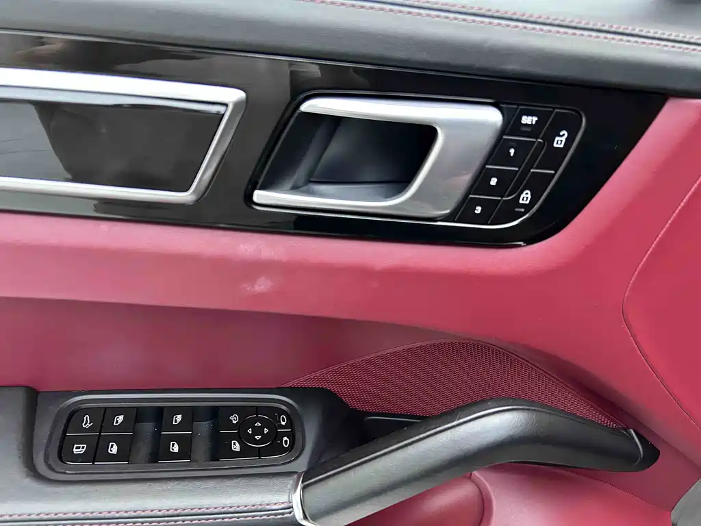 Porsche Cayenne Hybrid — миниатюра 15