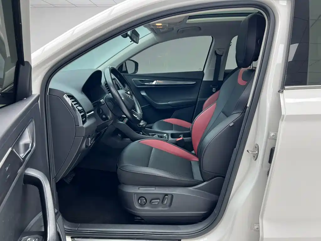 Skoda Karoq — миниатюра 16