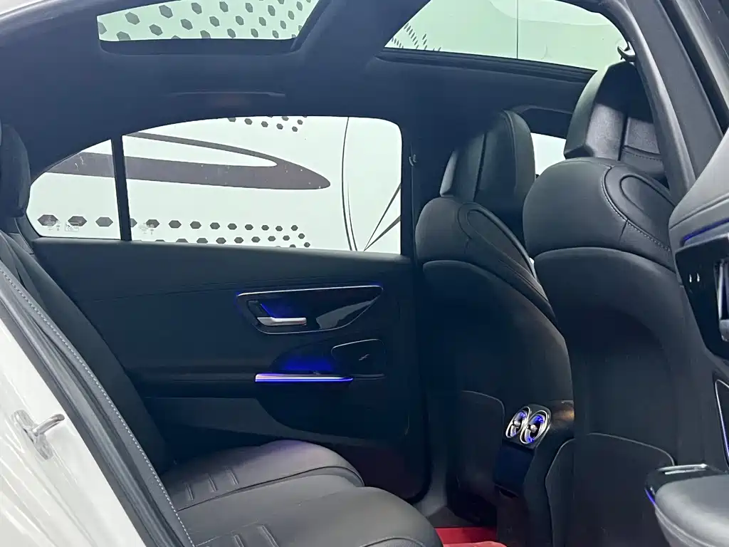 Mercedes-Benz C-Class — миниатюра 9