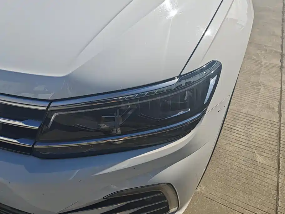 Volkswagen Tiguan L PHEV — миниатюра 5