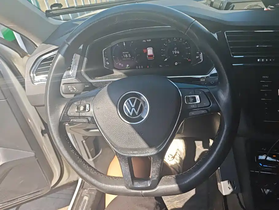 Volkswagen Tiguan L PHEV — миниатюра 15