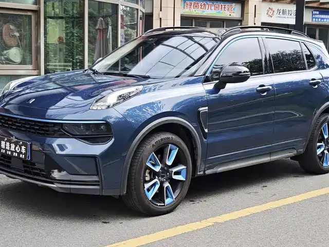 2021 Lynk & Co 01
