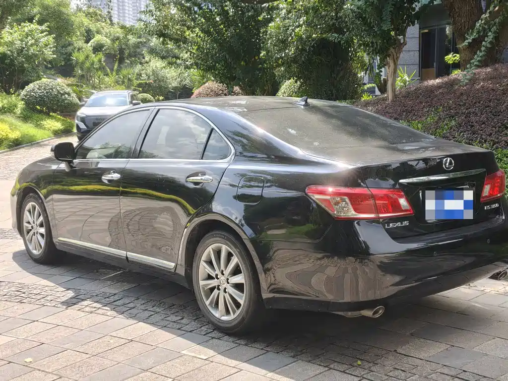 Lexus ES — миниатюра 6