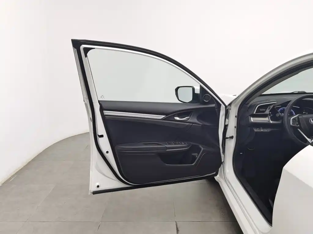 Honda Civic — миниатюра 8