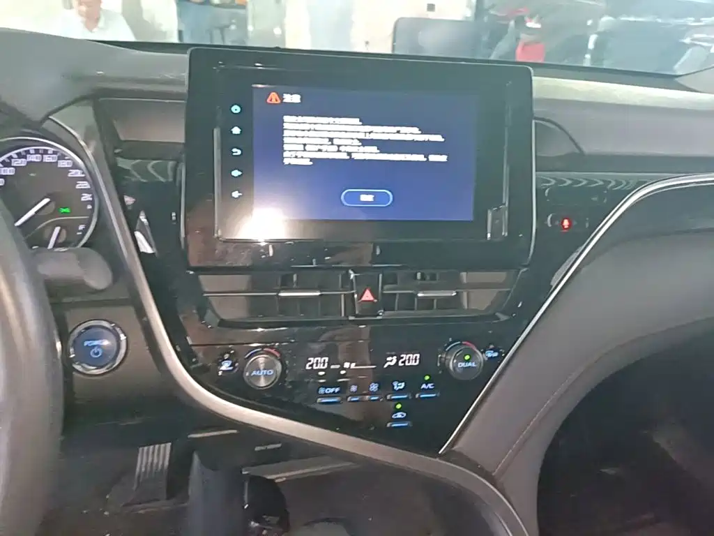 Toyota Camry — миниатюра 13
