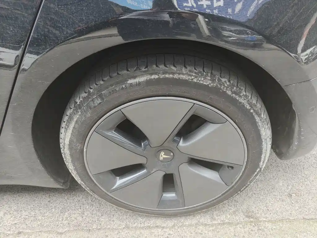 Tesla Model 3 — миниатюра 15