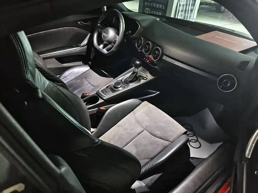 Audi TT — миниатюра 7