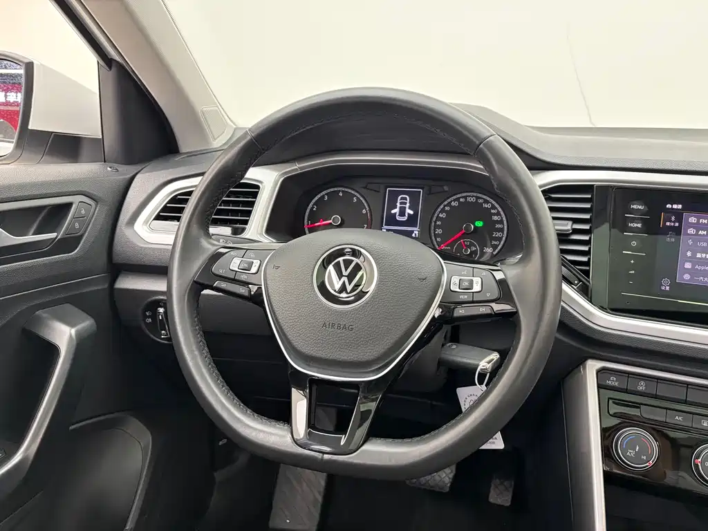 VOLKSWAGEN T ROC EXPLORING SONGS