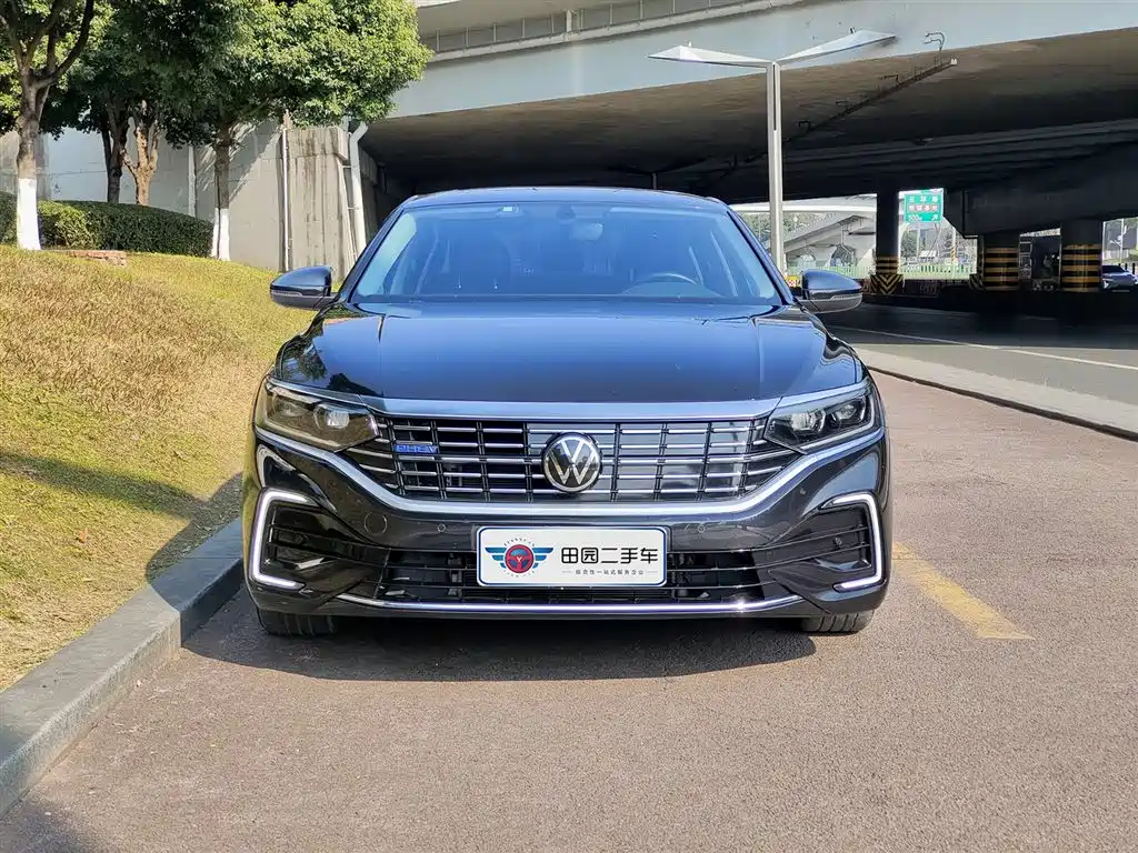VOLKSWAGEN PASSAT NEW ENERGY
