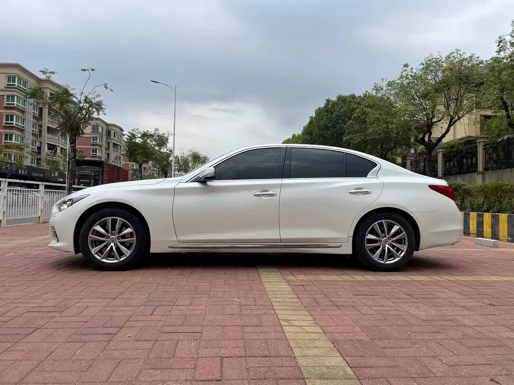 Infiniti Q50L — миниатюра 7