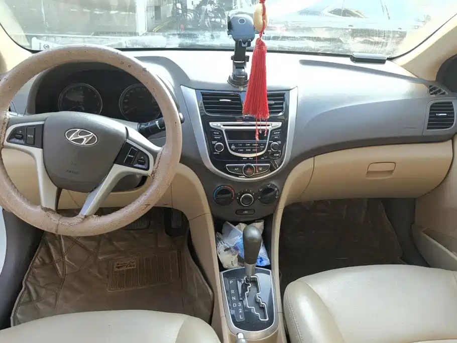 Hyundai Verna — миниатюра 12