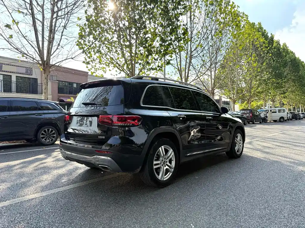 Mercedes-Benz GLB — миниатюра 16