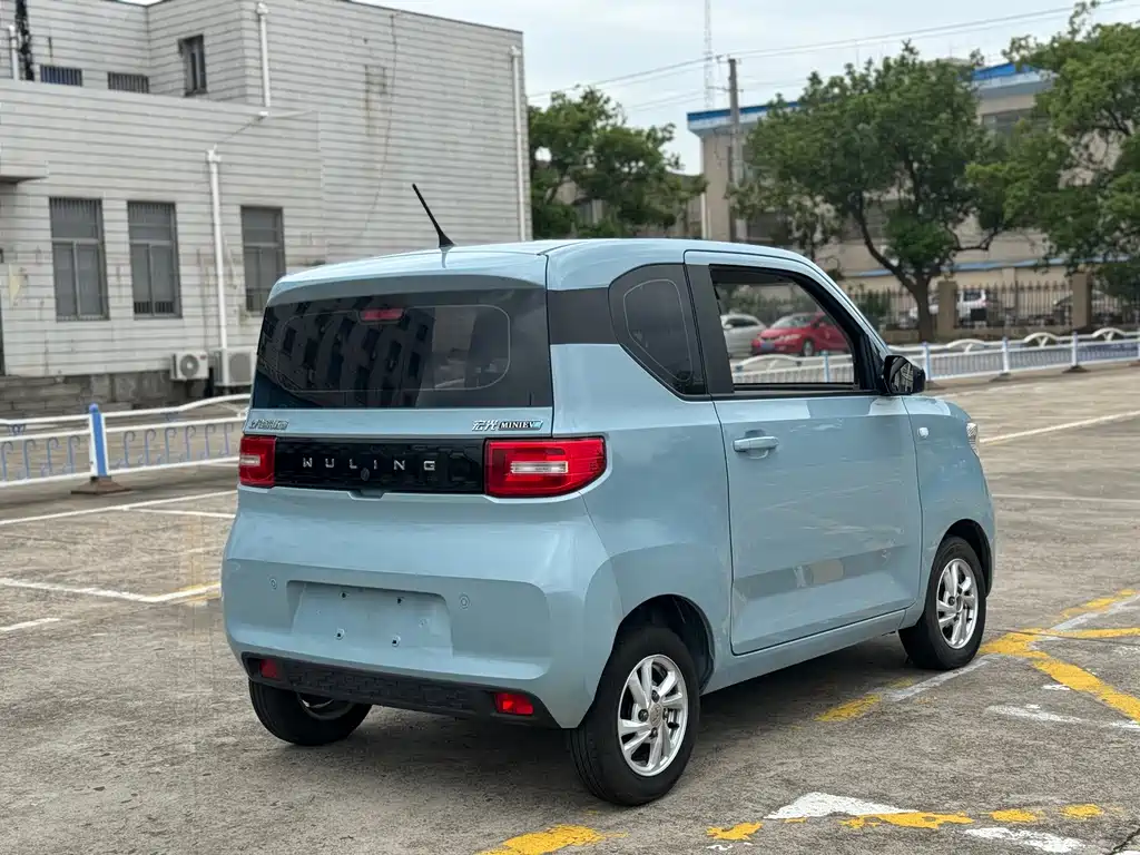 Wuling MINIEV — миниатюра 9