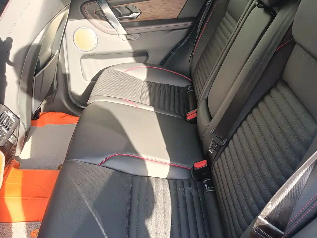 Land Rover Discovery Sport — миниатюра 6