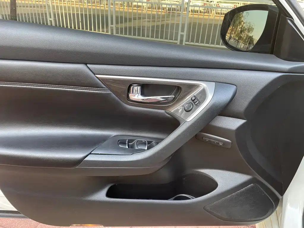 Nissan Teana — миниатюра 22