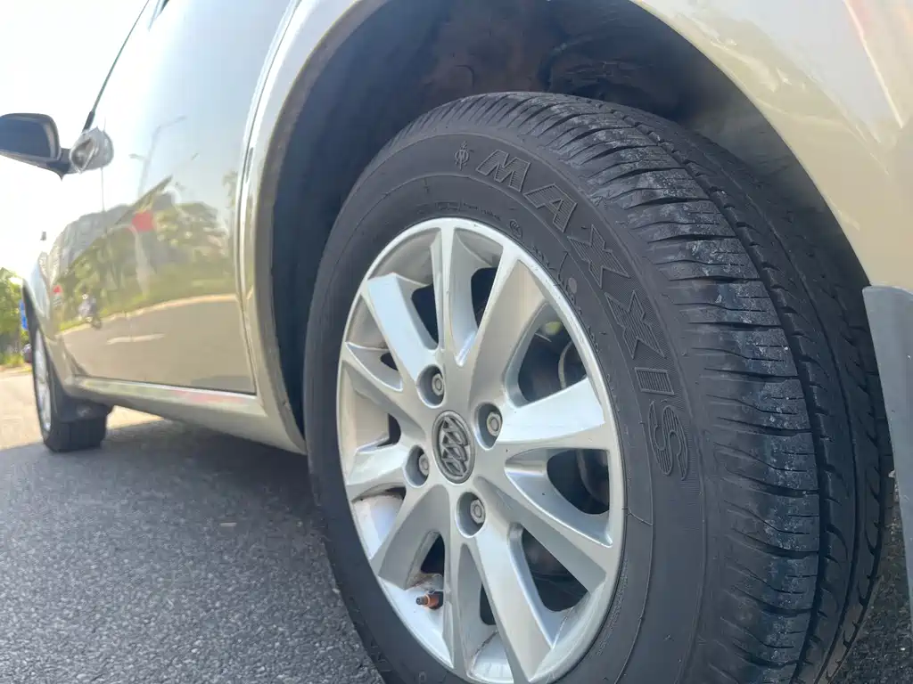 Buick Excelle — миниатюра 6