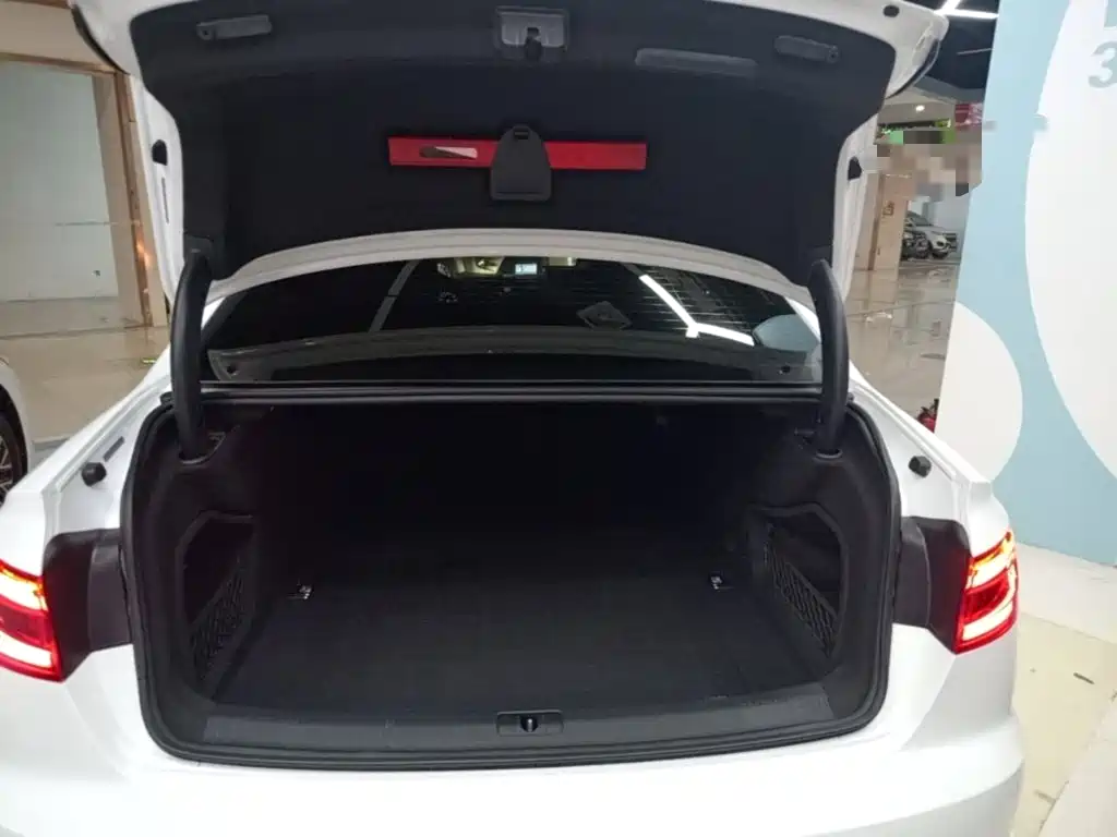 Audi A4L — миниатюра 19