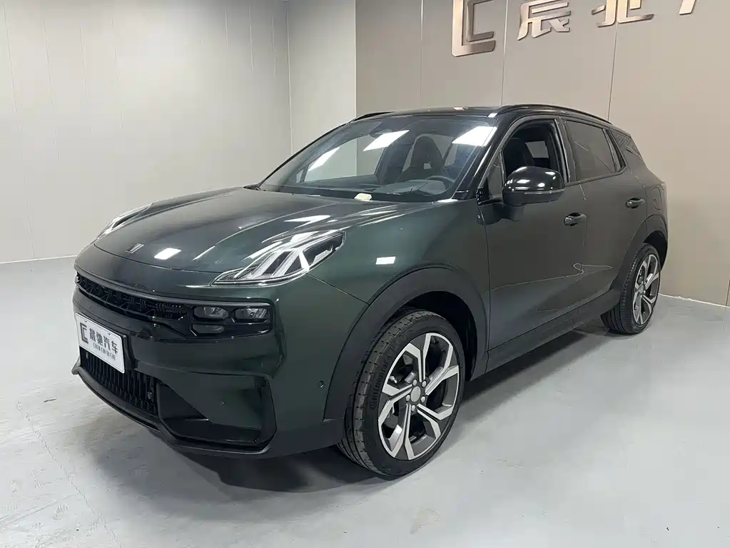 Lynk & Co 06