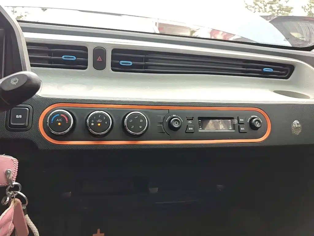 Wuling MINIEV — миниатюра 13