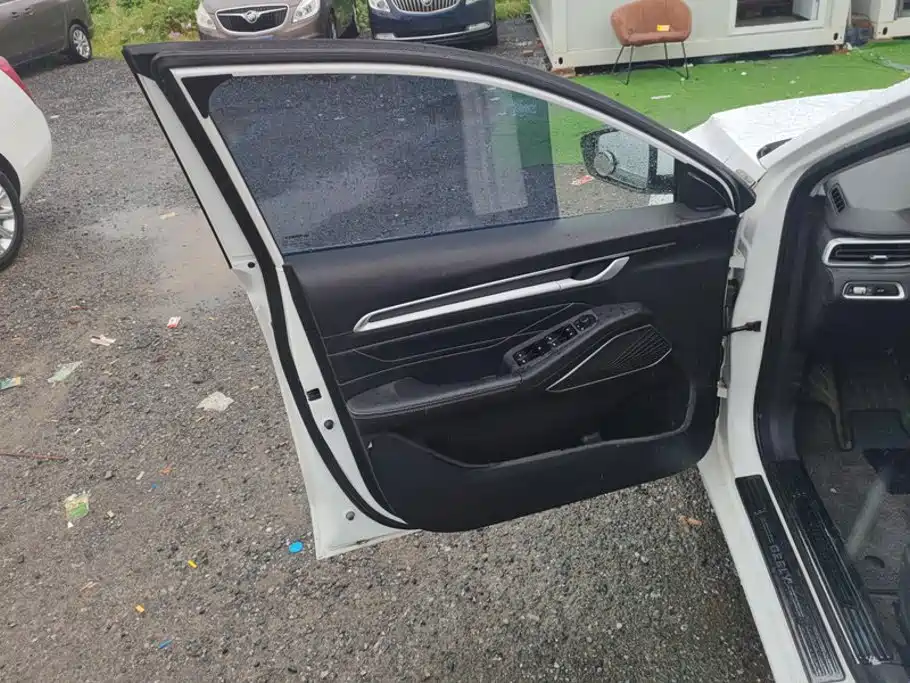 Geely Emgrand — миниатюра 7