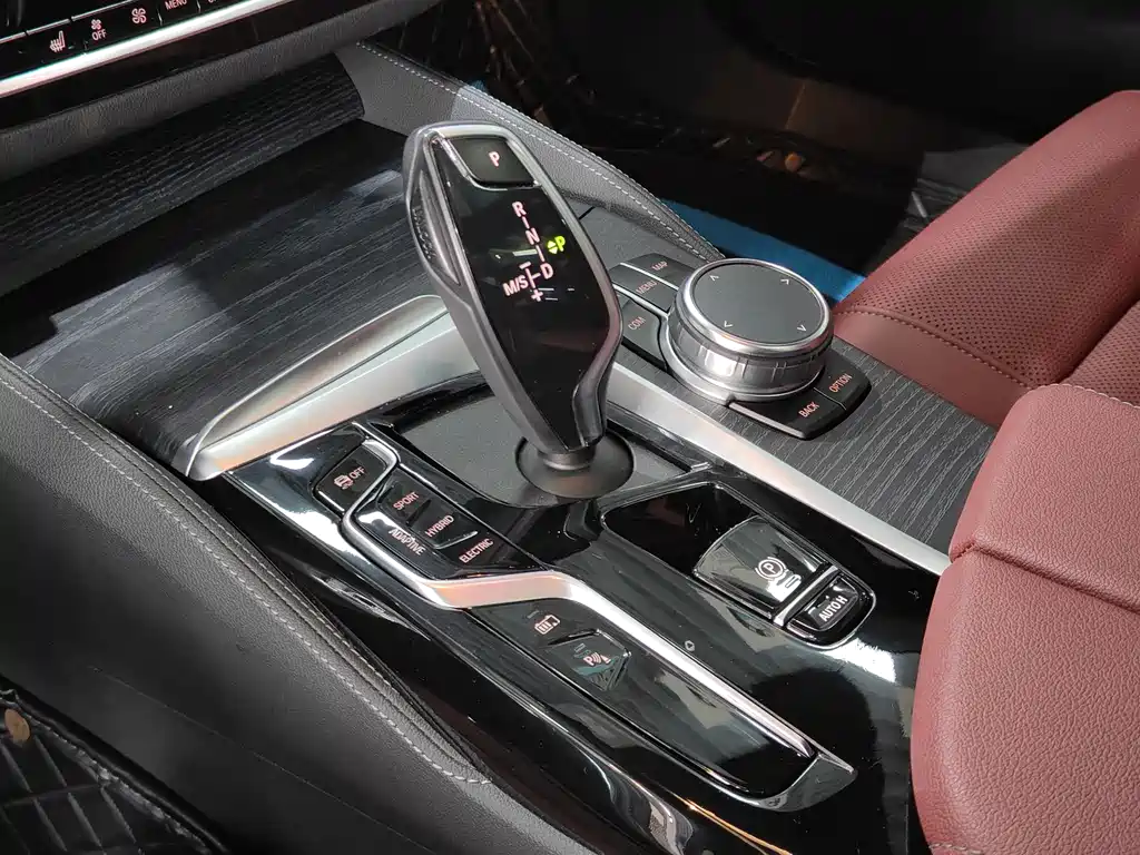 BMW 5 SERIES NEW ENERGY