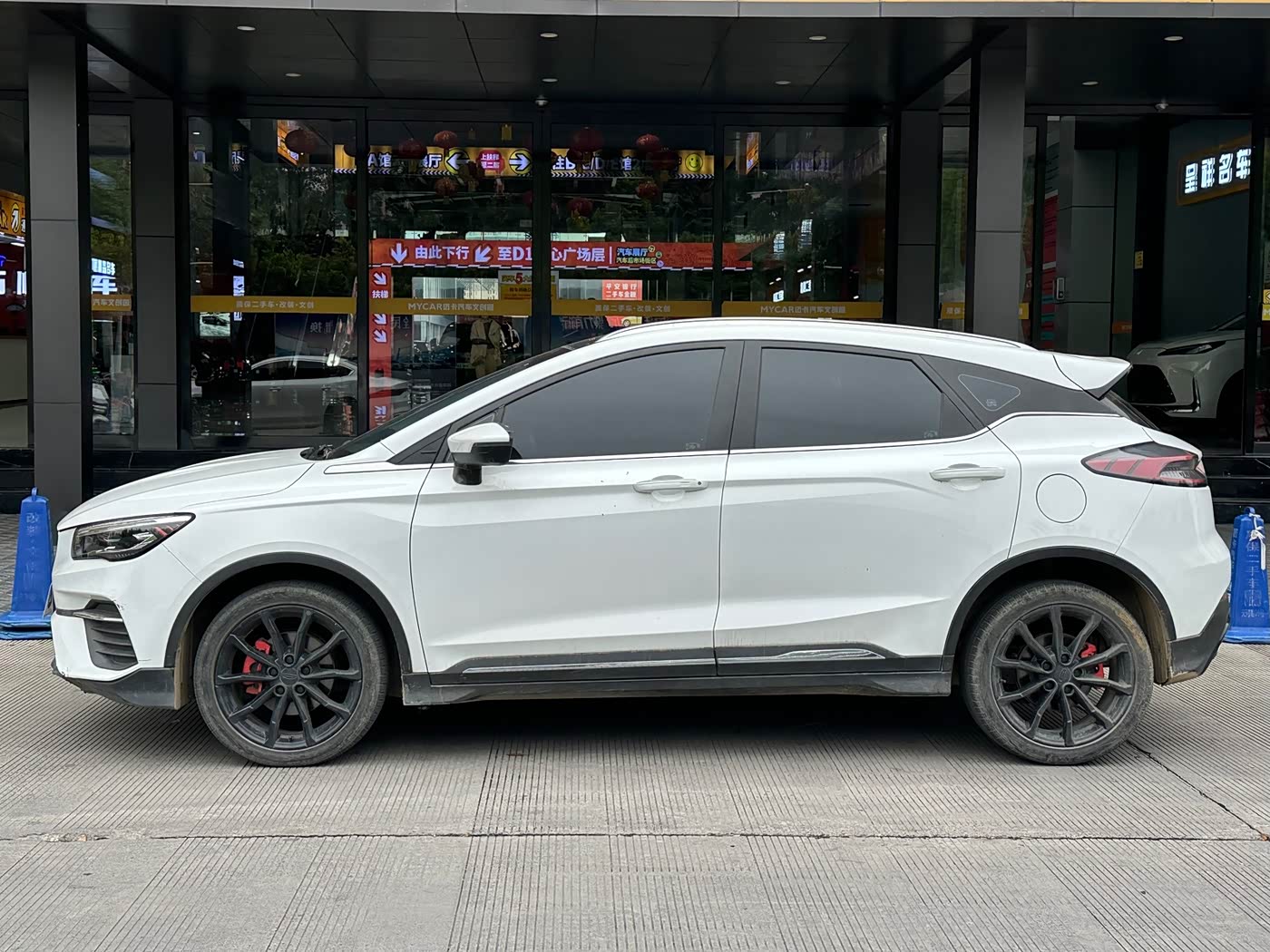 Geely Emgrand S 1.4 л 2022 г. Белый, пробег 40000 км