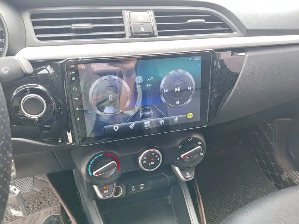 Kia K2 — миниатюра 13