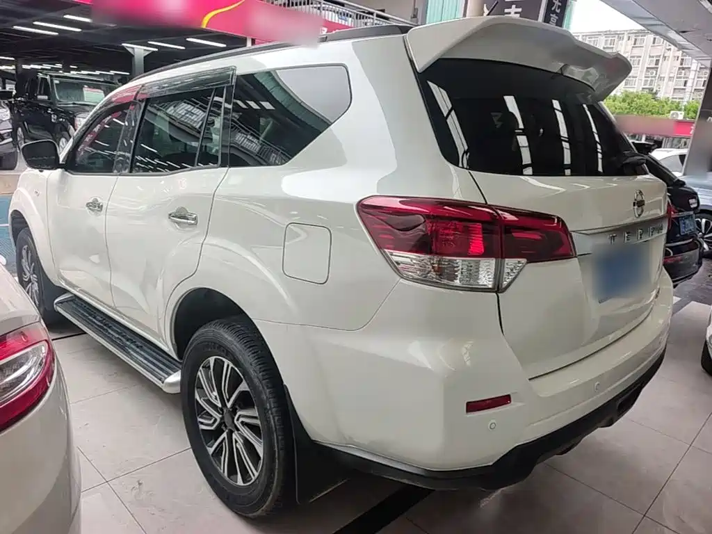 Nissan Terra — миниатюра 5