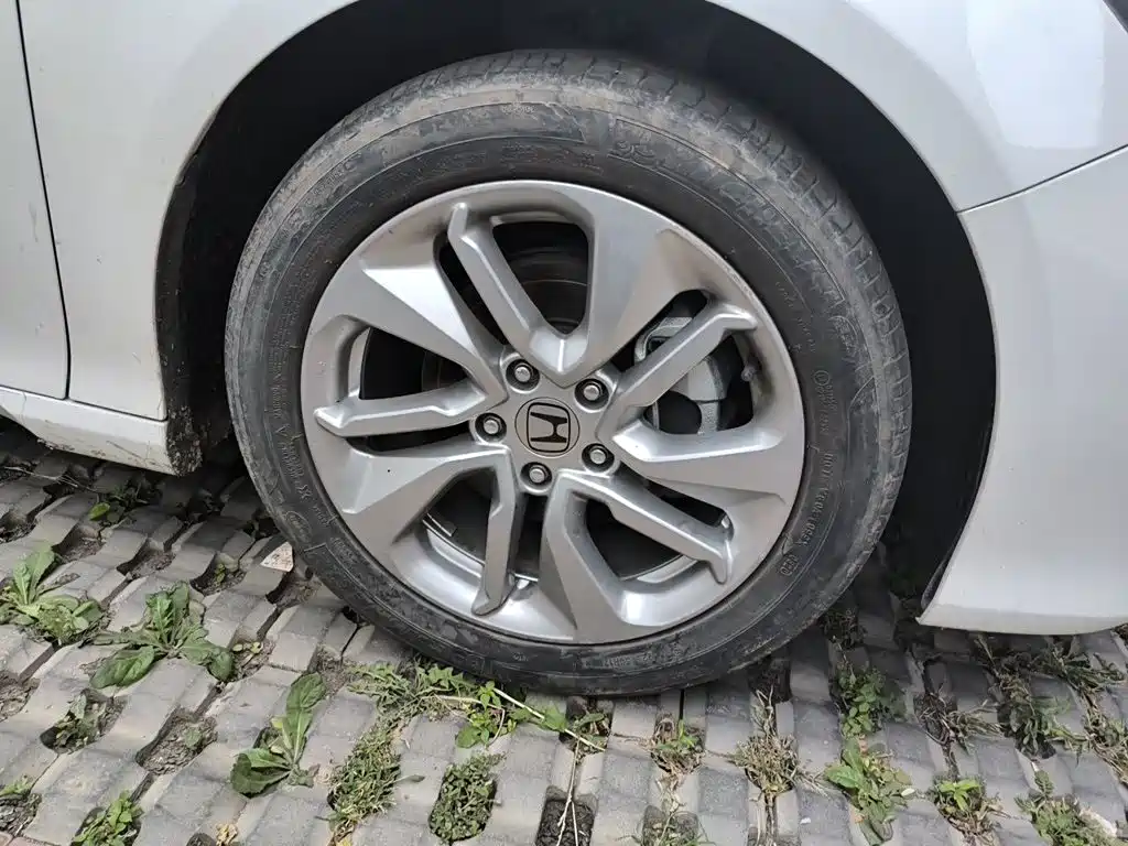 Honda Accord — миниатюра 9
