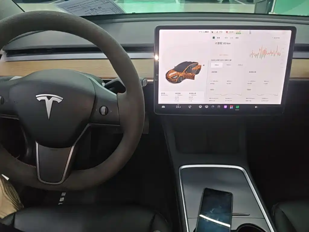 Tesla Model 3 — миниатюра 10