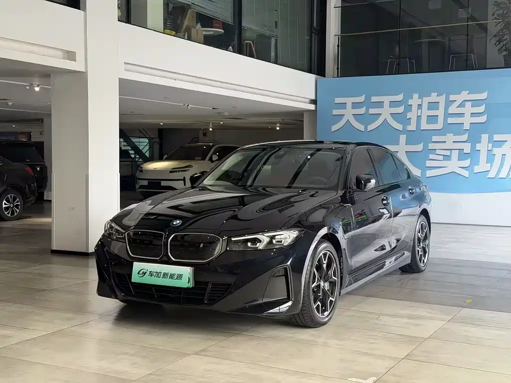 BMW i3 2023 eDrive 40 L Night Package