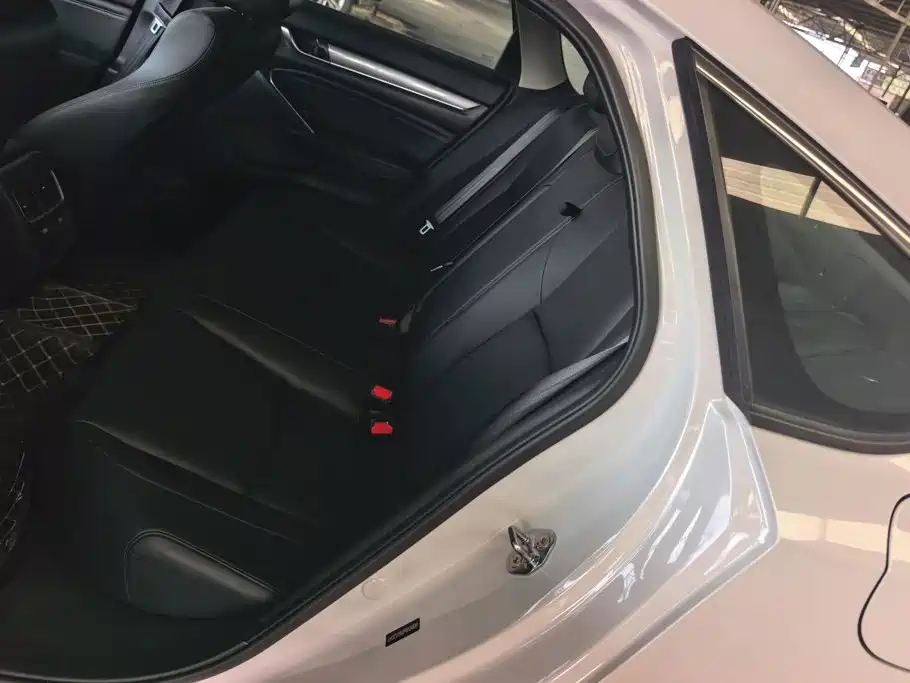 Honda Accord — миниатюра 11