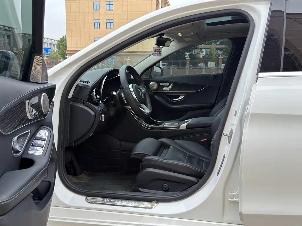 Mercedes-Benz C-Class — миниатюра 4